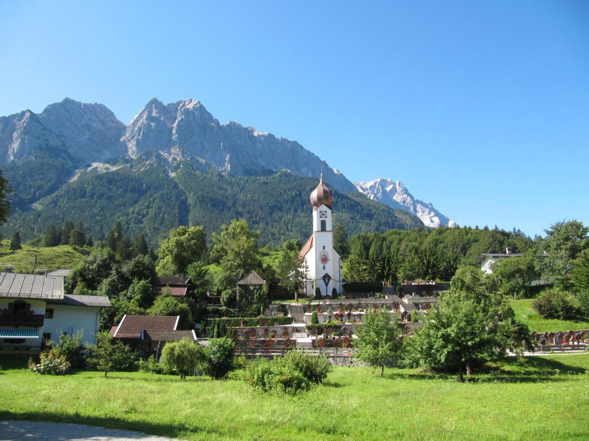Bayern Resort Hotel - Adults Only - Mit Zugspitzblick - Eibsee-Naehe - Wellnessbereich - Naturpool Im Sommer Grainau Exterior foto