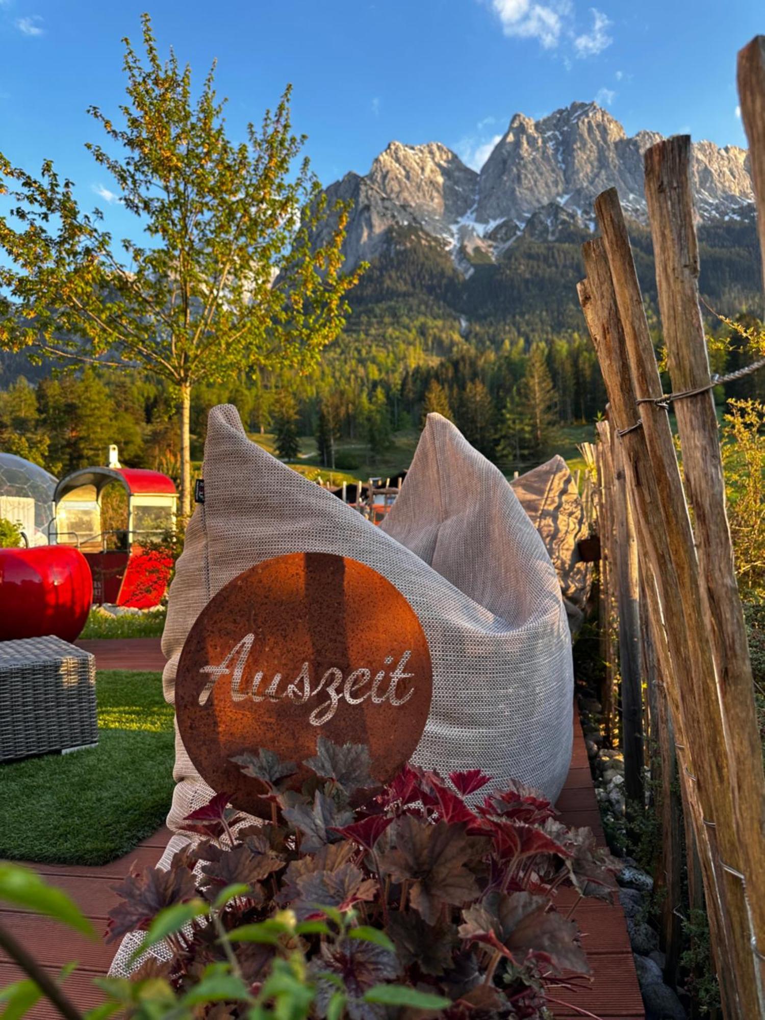 Bayern Resort Hotel - Adults Only - Mit Zugspitzblick - Eibsee-Naehe - Wellnessbereich - Naturpool Im Sommer Grainau Exterior foto