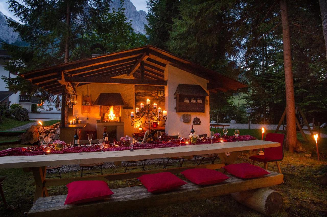 Bayern Resort Hotel - Adults Only - Mit Zugspitzblick - Eibsee-Naehe - Wellnessbereich - Naturpool Im Sommer Grainau Exterior foto