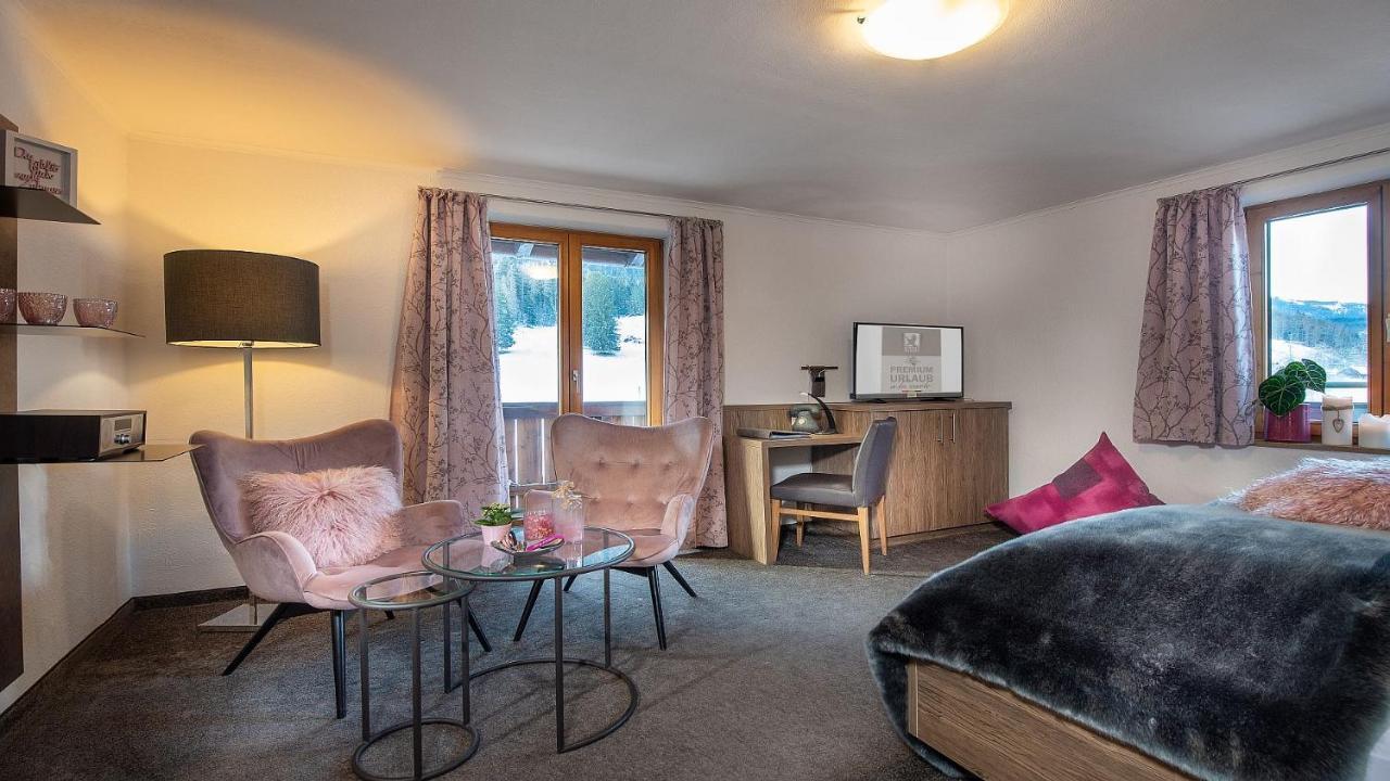 Bayern Resort Hotel - Adults Only - Mit Zugspitzblick - Eibsee-Naehe - Wellnessbereich - Naturpool Im Sommer Grainau Exterior foto